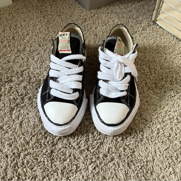 MMY Sneakers - Picture 3 of 5